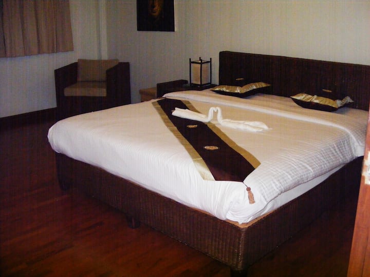 Schlafzimmer 1