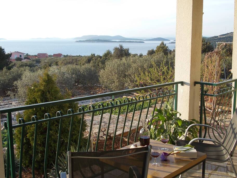 See, Sun & Primosten famous BABIC red wine
