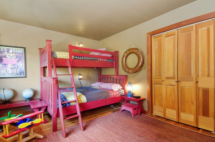 第三间卧室，双人床，双人床