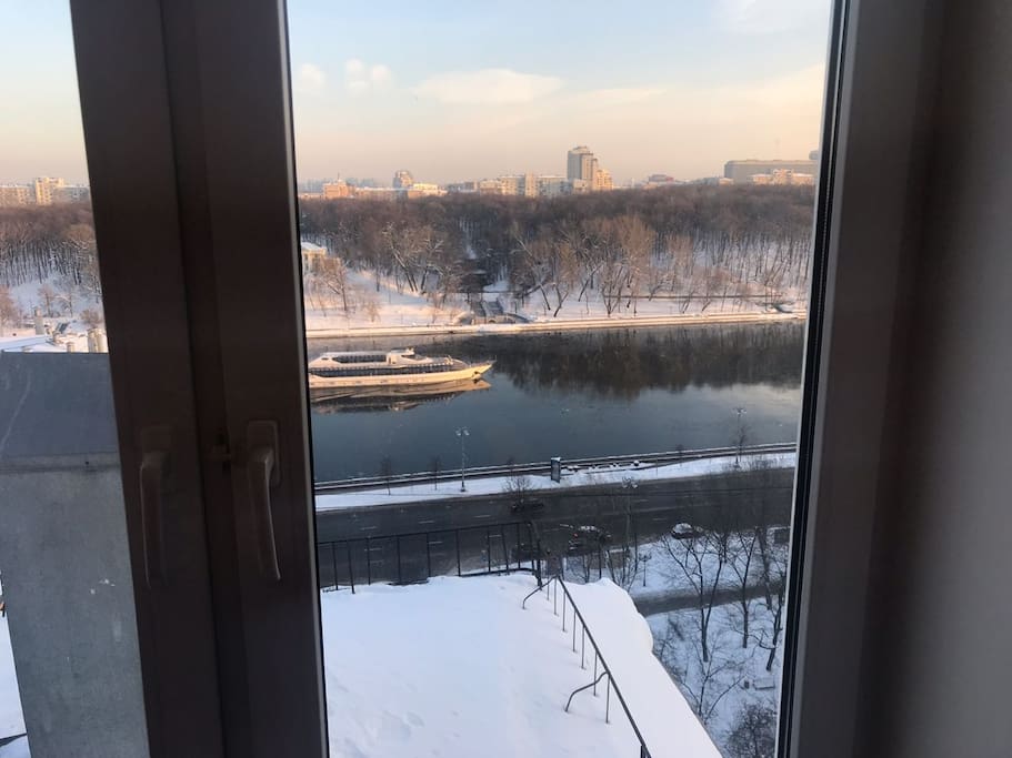 вид из окна спальни