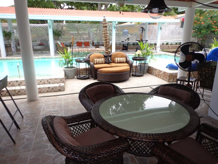 Tropical Lifestyle in Coronado Beach Guesthouses for Rent in Coronado