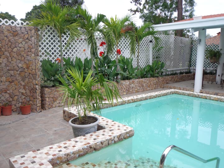 Tropical Lifestyle in Coronado Beach Guesthouses for Rent in Coronado