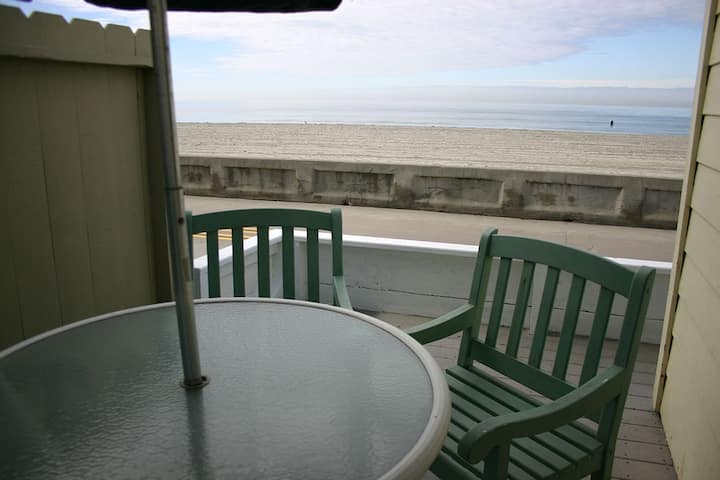 Cozy Ocean Front Beach Cottage 1br 3825 -Sleeps 5