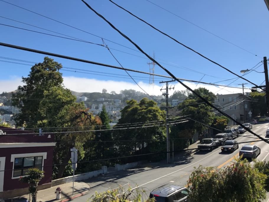 view! Look! It's Sutro Tower and Twin Peaks!