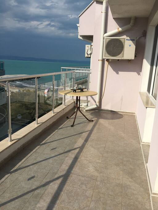 balcony