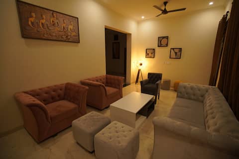 LA CASA INN  (sector 78 -airport road, 2bhk)