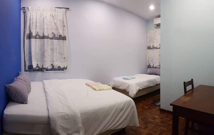 Blue House At Kelana Jaya Petaling Jaya Selangor Houses For Rent In Petaling Jaya Selangor Malaysia