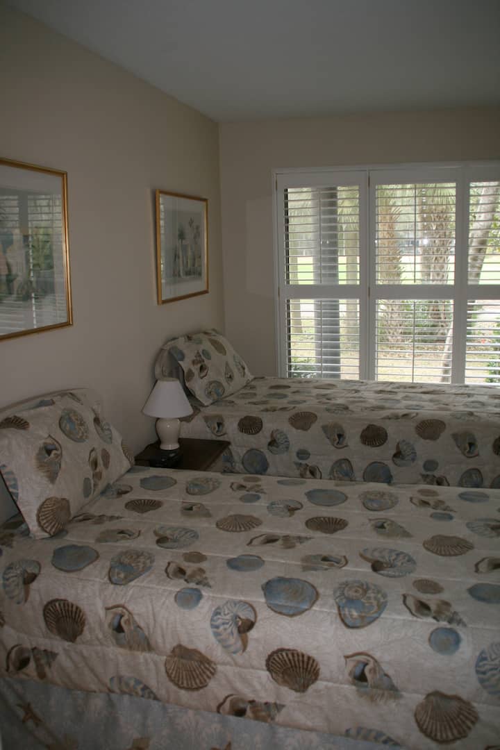 Mtazamo kutoka chumba cha kulala pacha-nje kwenye barabara ya 17 ya haki~