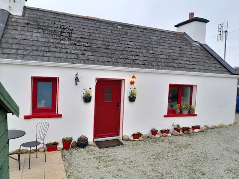 Tigh Aine  Traditional Irish cottage