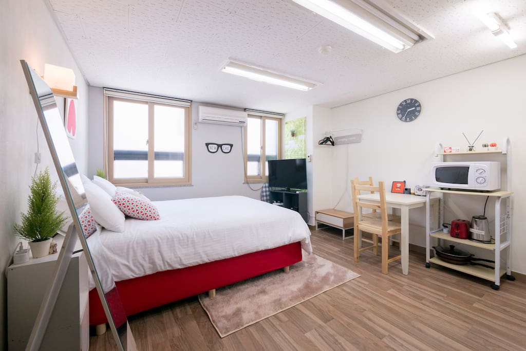 Modern, clean and well-furnished private studio
