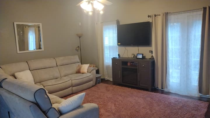 Cozy Family-friendly 2 Br Townhome Near Nashville - Murfreesboro, TN