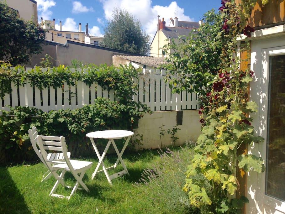 le jardin où il fait bon s'éterniser...