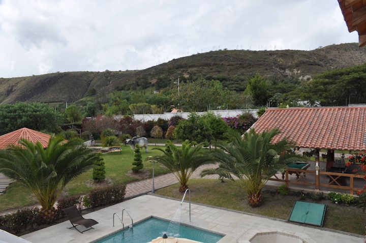 hermosa finca piscina jacuzzi salon