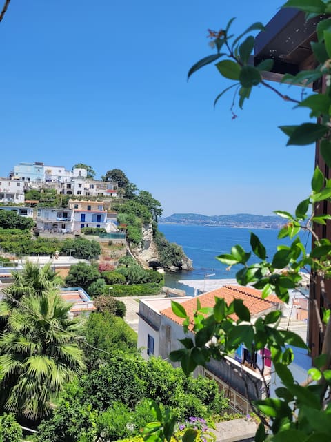 Al Poggio, a delightful apartment in Bacoli