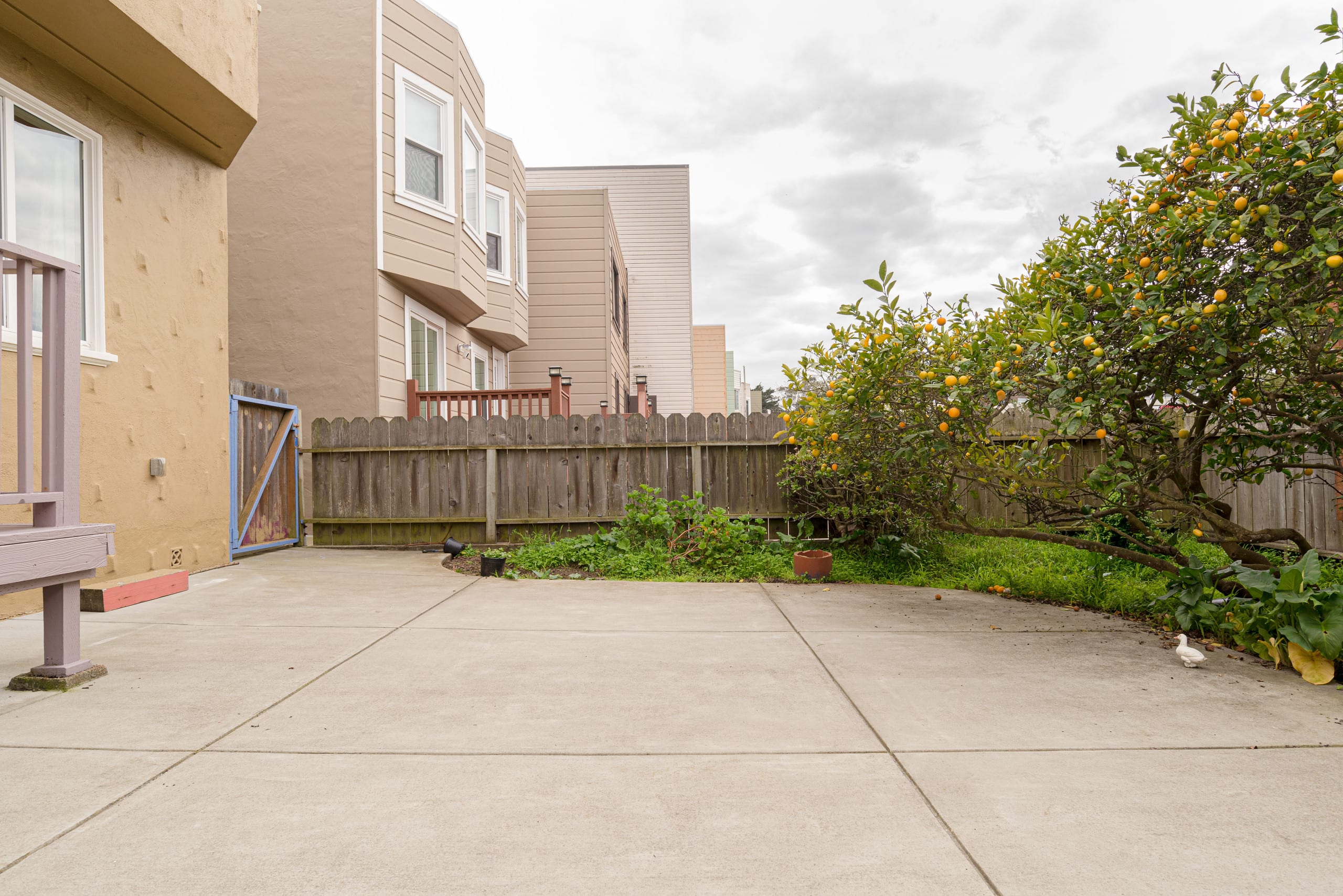 Relaxed 3B/2Ba Home with Private Parking - Image 33