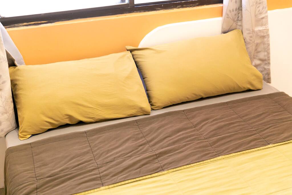 Tainan Stay 108 1st Floor Bedroom 安平秘境 一樓房間己備有預適和潔淨的床