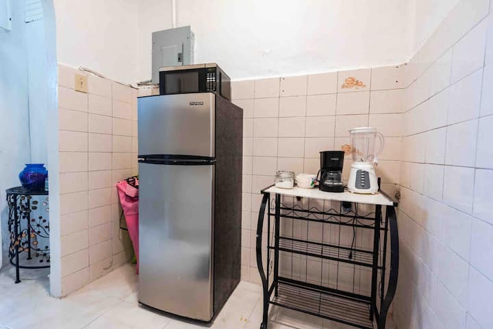 Sunny Guest House Near Beach & Restaurant - San Juan
