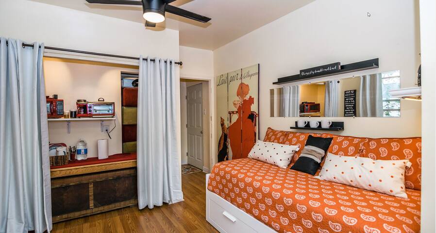 Studio A - light, airy, convenient and comfortable