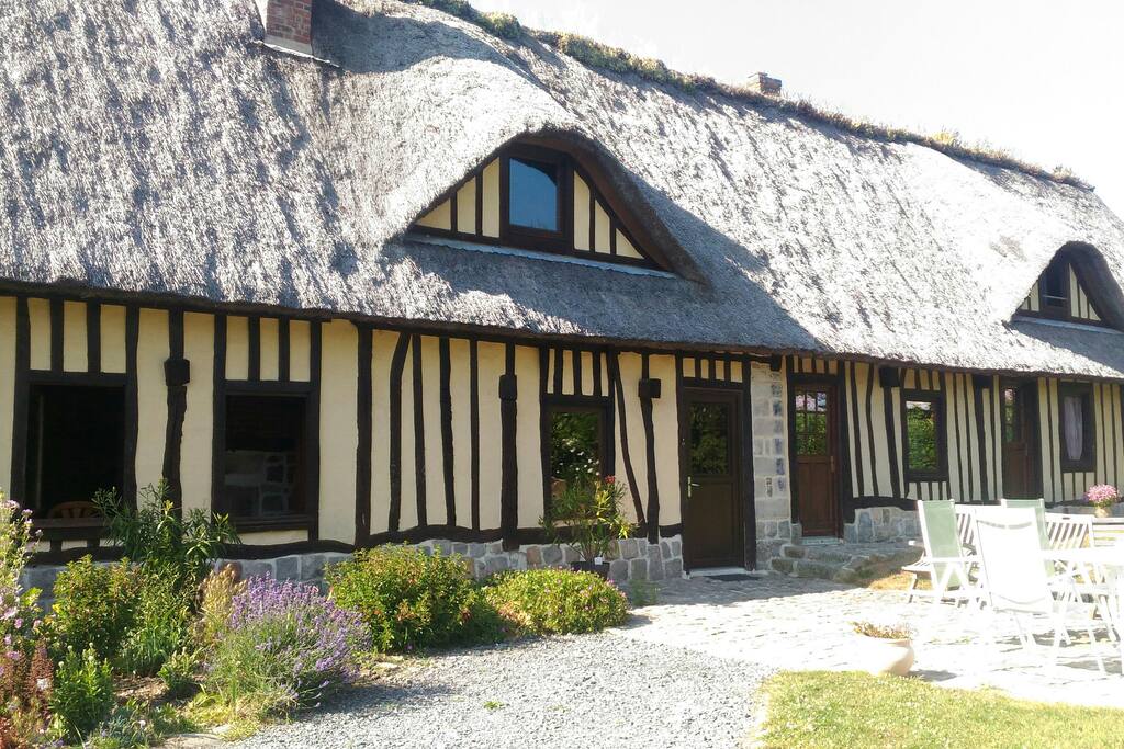 Chambres dans chaumière normande