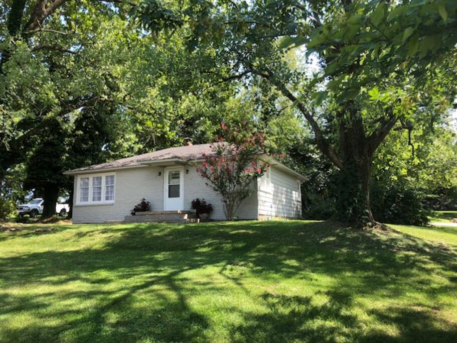 The Little House Houses for Rent in Mansfield, Missouri, United States
