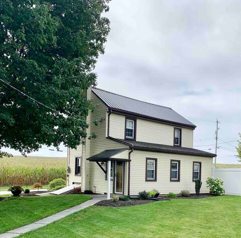 Cozy Getaway by the Railroad