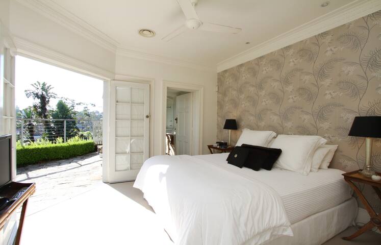 Charming home in great location. gallery image 2