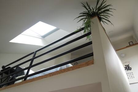 **Minutes to Pearl St. & Campus** free parking