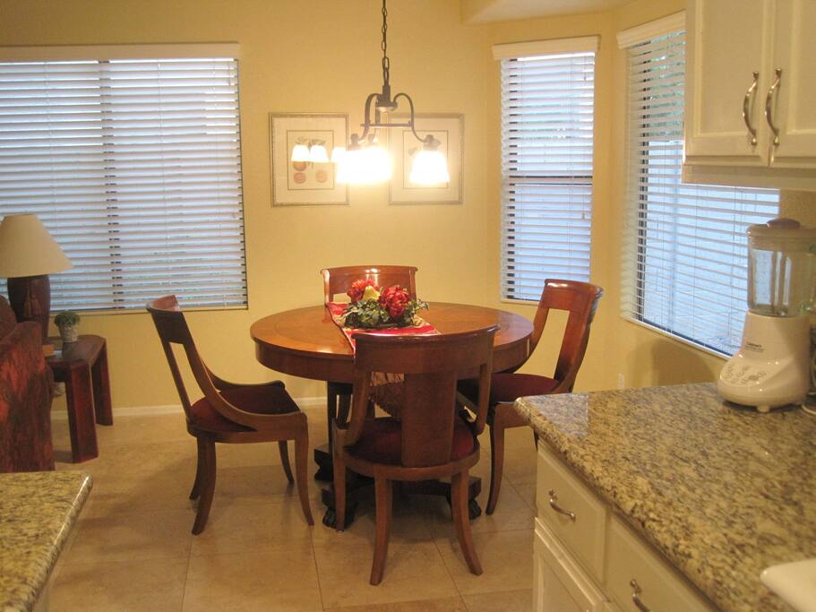 Eat-in kitchen