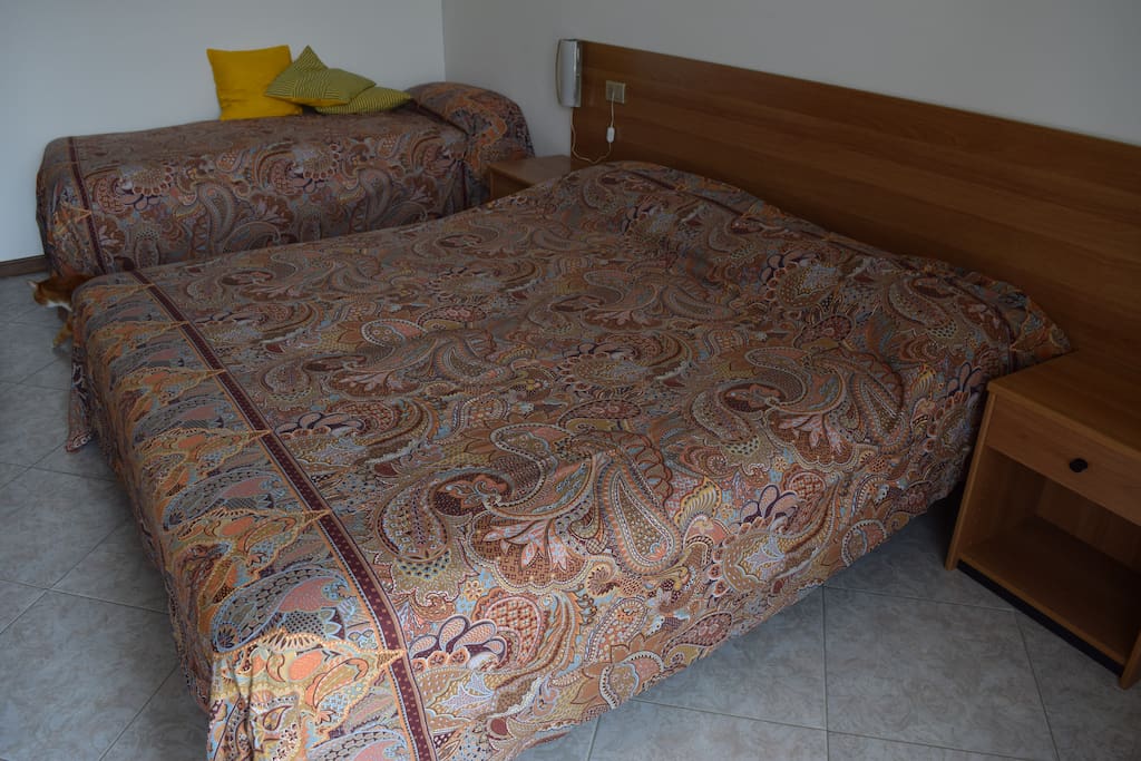king bed plus single bed
