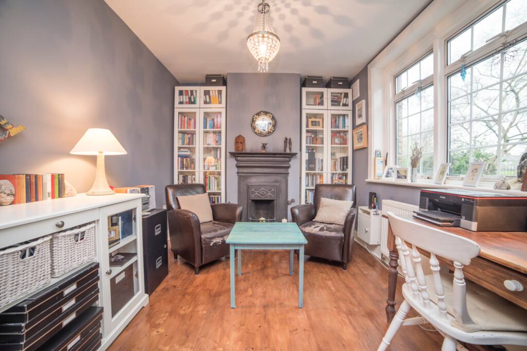 Front Lounge & Reading Room