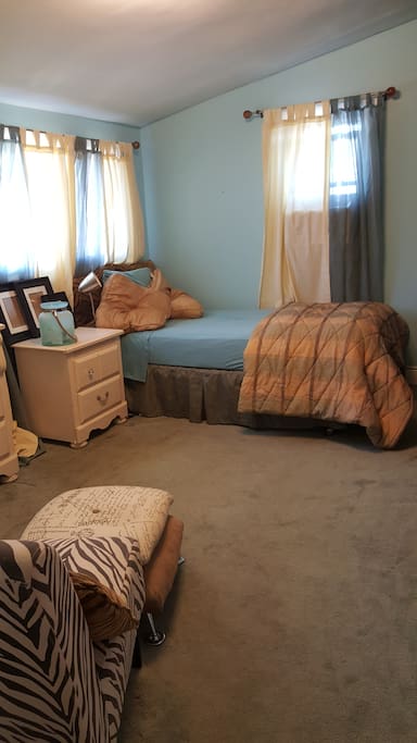 colorful, restful bedroom,