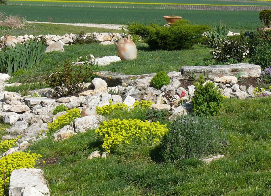 Jardin - absence de vis-à-vis, tranquillité absolue!