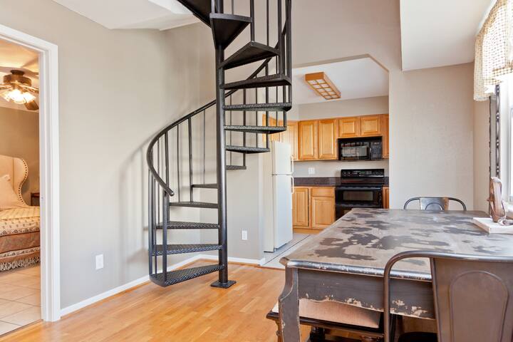 The Downtown Austin Luxury Standard gallery image 3