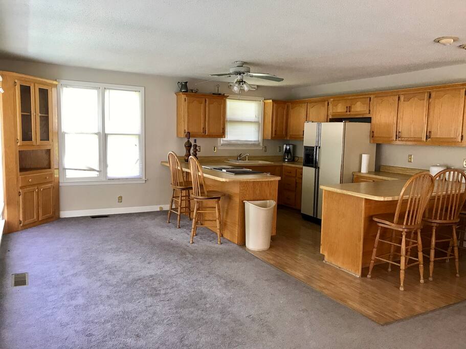 Kitchen/Dining Area Combo