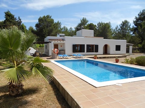 Villa Susan - Private & Peaceful | Pool, Wifi & AC