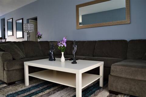 Casa Villa - A Perfect Modern Home for Big Groups