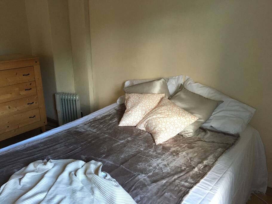 Secondary bedroom