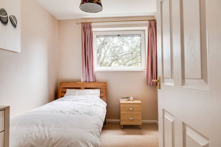 Единечна спална соба