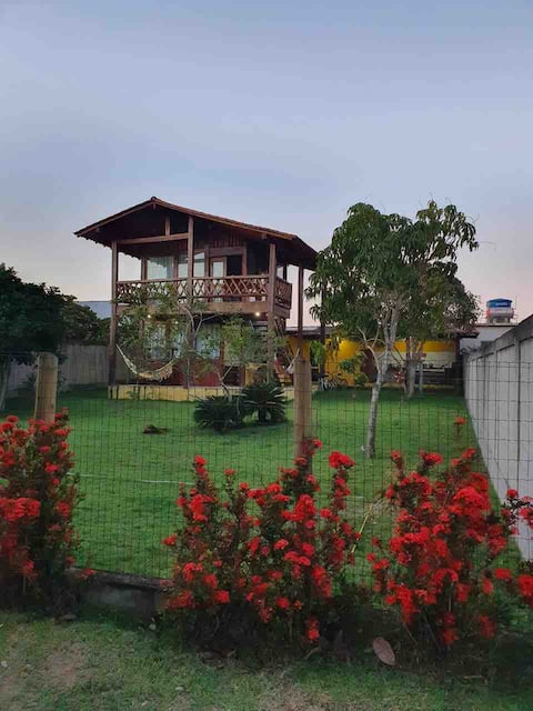 Rustic house in Regência with air-conditioning.