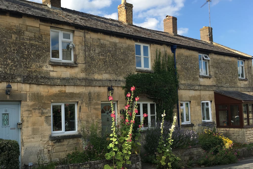 Charming Cottage in in the Cotswolds Houses for Rent in