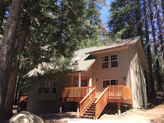 Yosemite's Alder Lodge