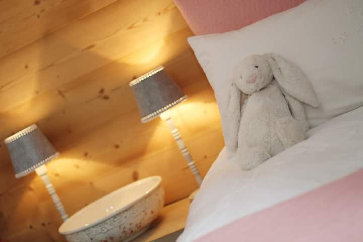 Second floor twin bedroom
