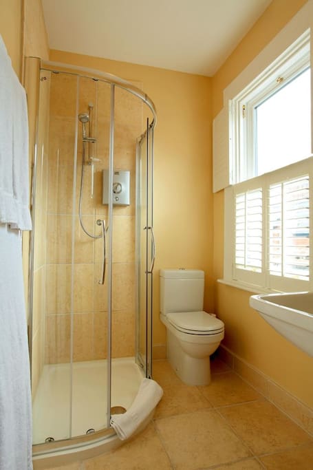 A typical en suite bathroom