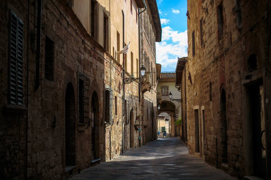 Via del Castello