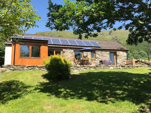 Puidrac cottage cosy hideaway in The Trossachs