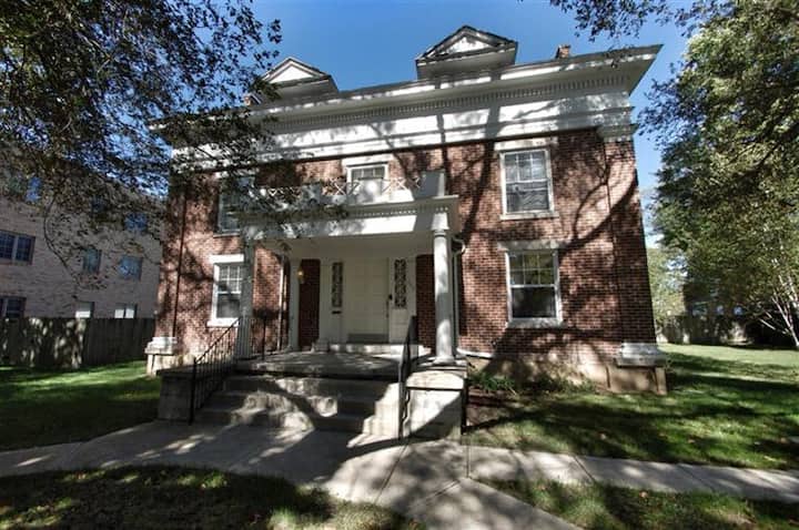 Home in Dayton · ★4.81 · 3 bedrooms · 9 beds · 2.5 baths