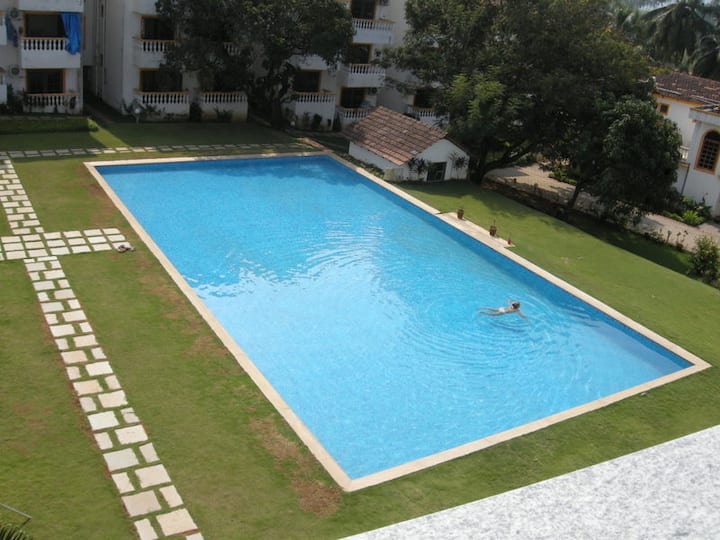 1BHK AC apartment, swimming pool, Candolim Beach