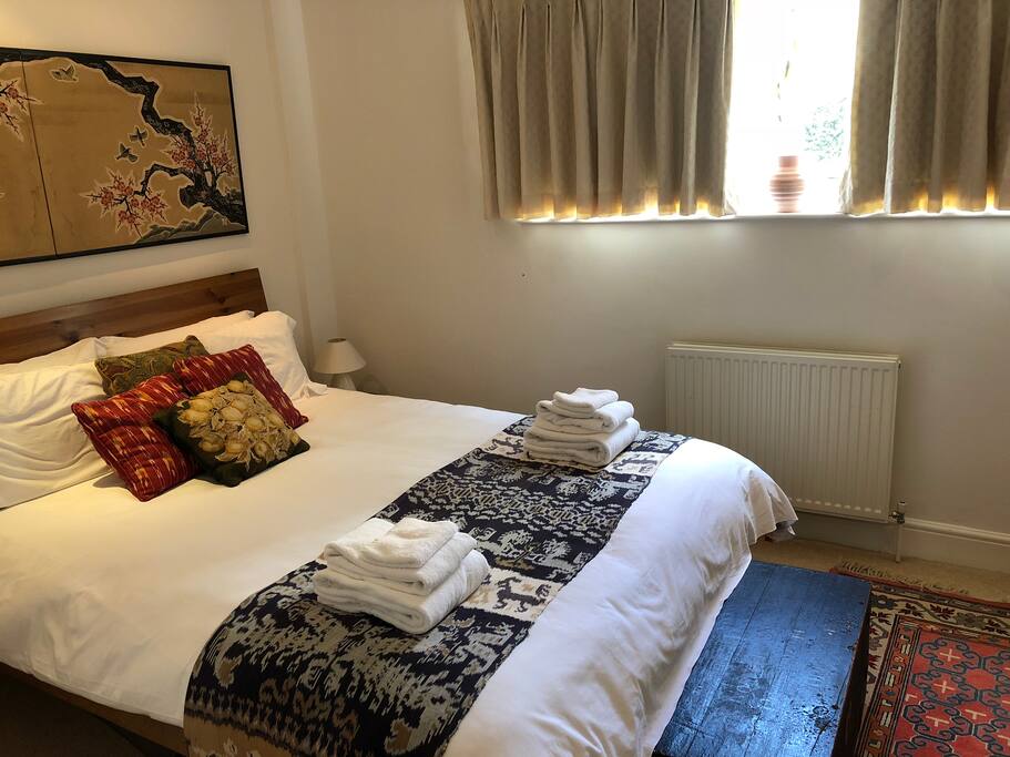Master Bedroom, Double Bed, Spacious, Clean sheets & towels provided