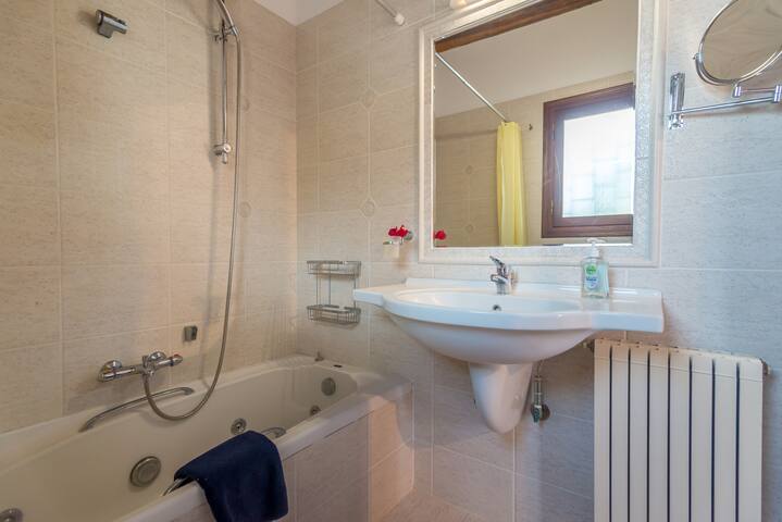 Pappou’s Home gallery image 5