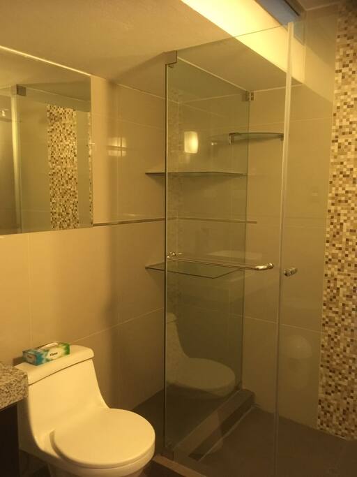Baño de huesped - guest bathroom